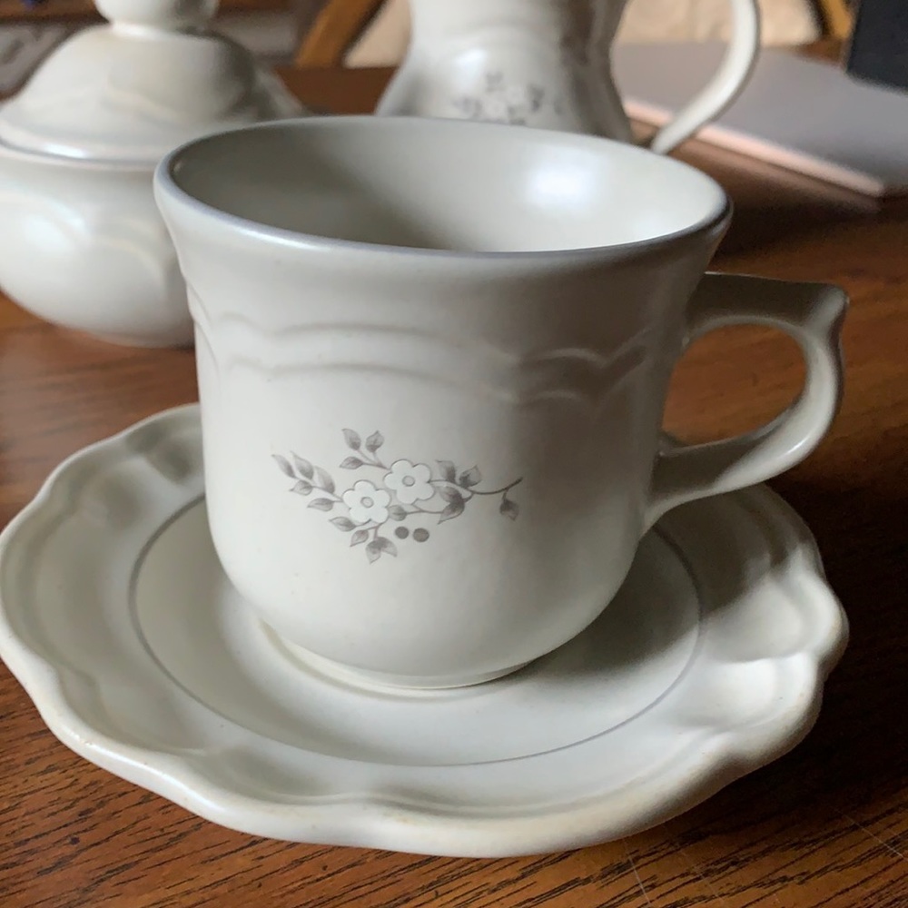 Pfaltzgraff Heirloom- Coffee Cup Set